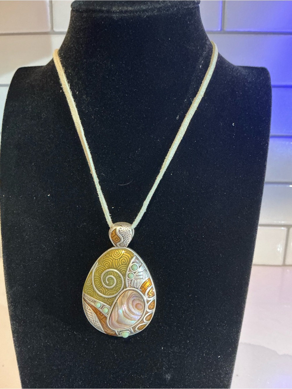 Yellow and Cream Teardrop Shell Pendant Necklace